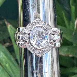 Swarovski Elements Oval Halo Ribbed Band Silver Tone Statement Ring 10